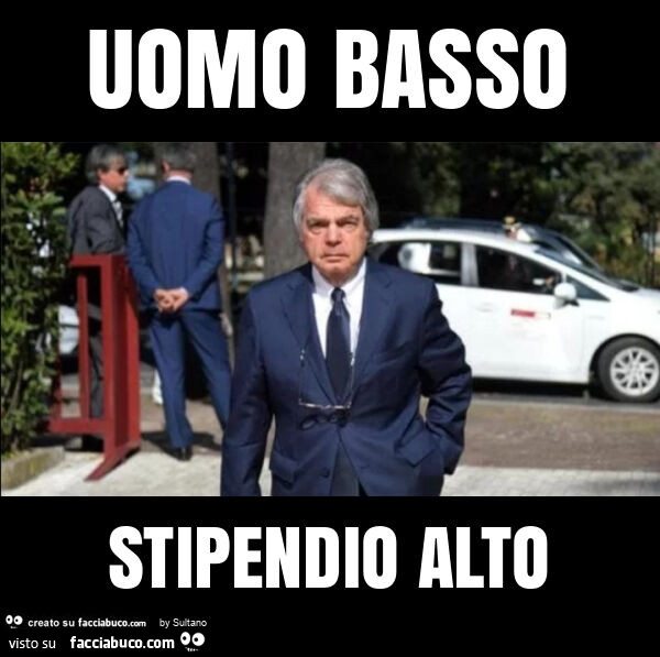 Uomo basso stipendio alto