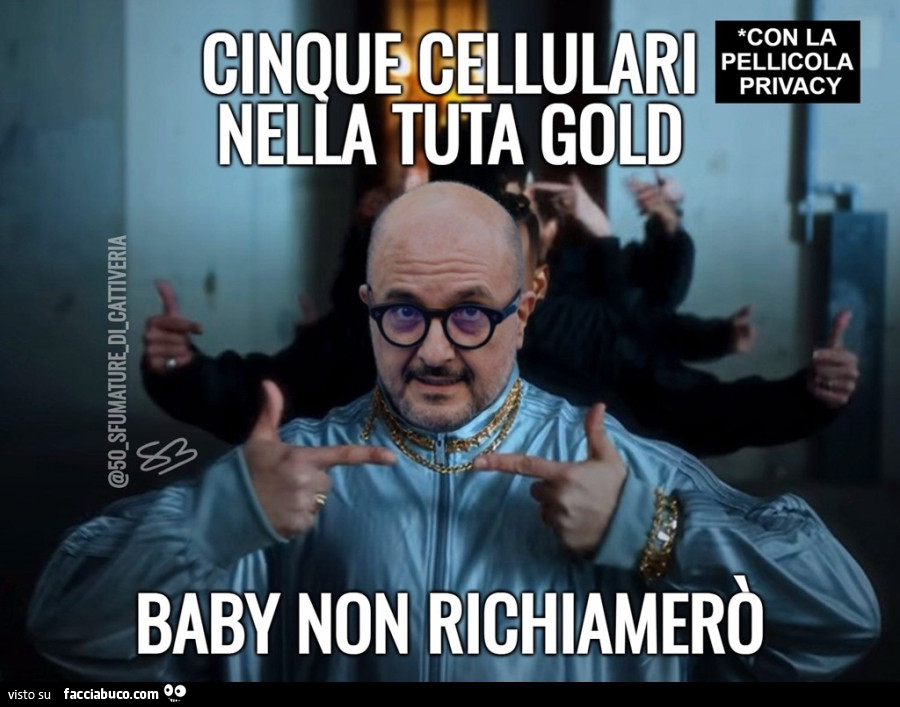 CINQUE CELLULARI NELLA TUTA GOLD