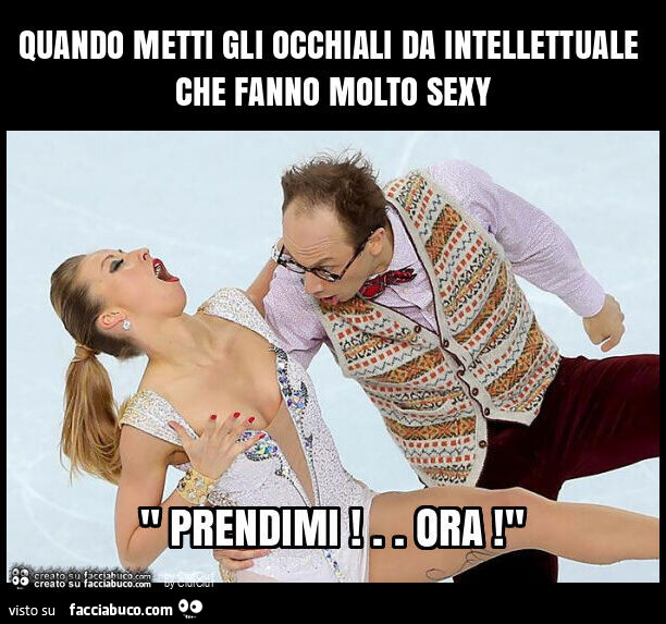 Quando metti gli occhiali da intellettuale che fanno molto sexy