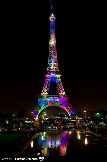 Torre Eiffel arcobaleno