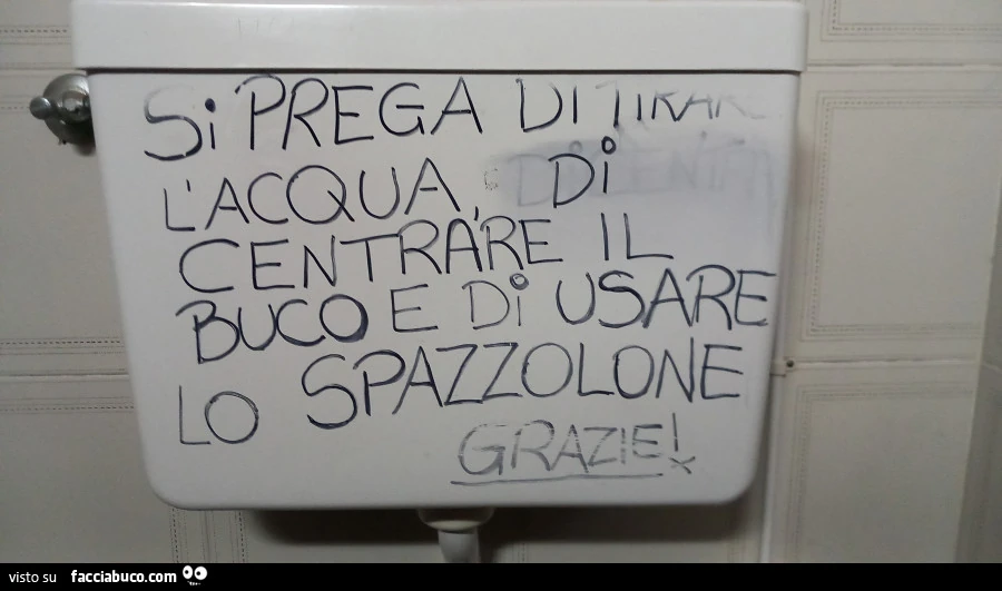 Tirare acqua centrare buco usare spazzolone