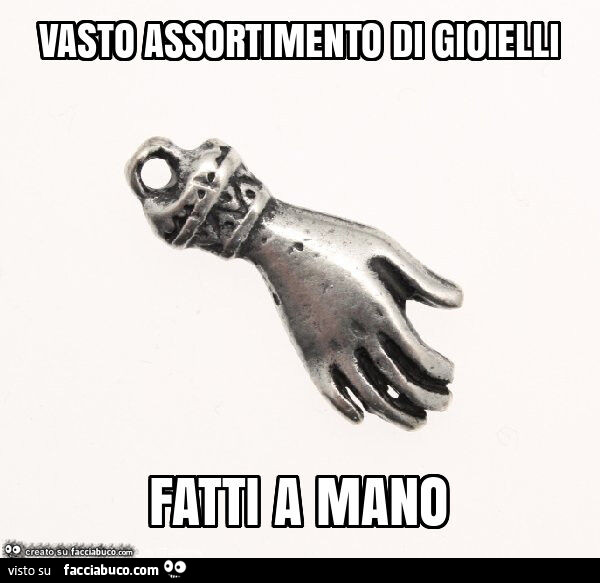 Vasto assortimento di gioielli fatti a mano