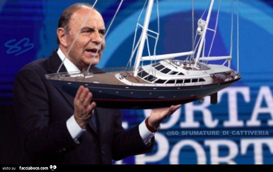 s6x9y4xka1-bruno-vespa-e-il-plastico-a-p