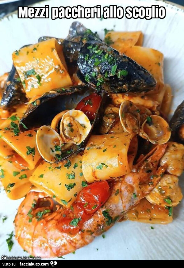 Mezzi paccheri allo scoglio